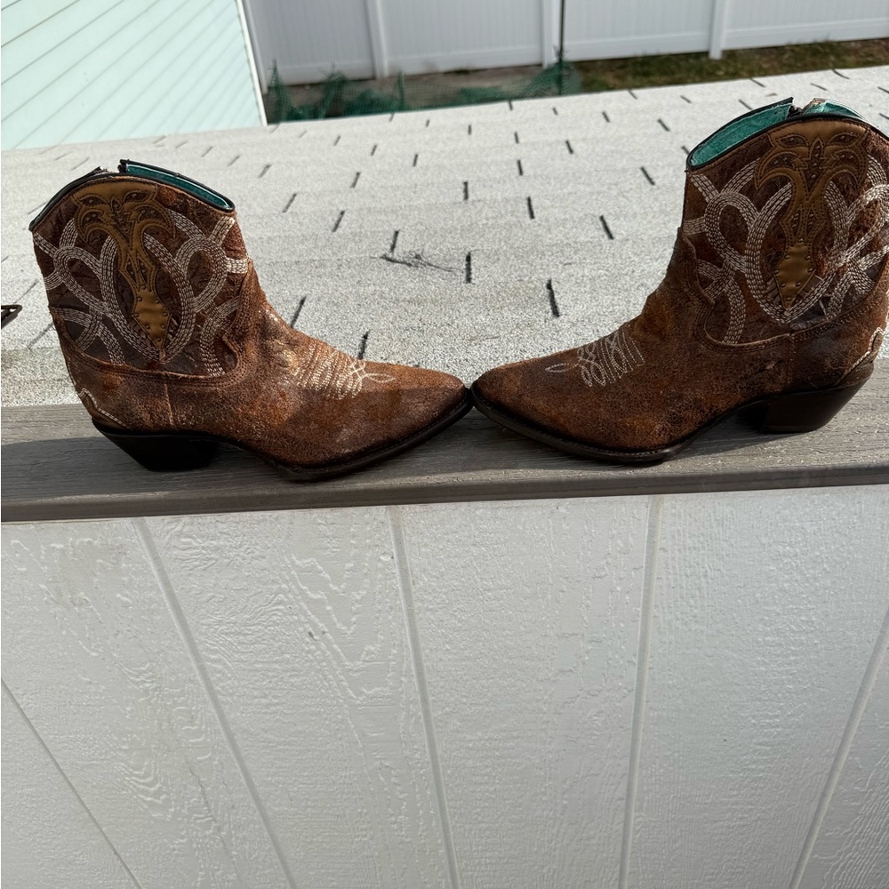 Corral Ladies Cognac Embroidery Studs Ankle Boots C3865 - Picture 3 of 8